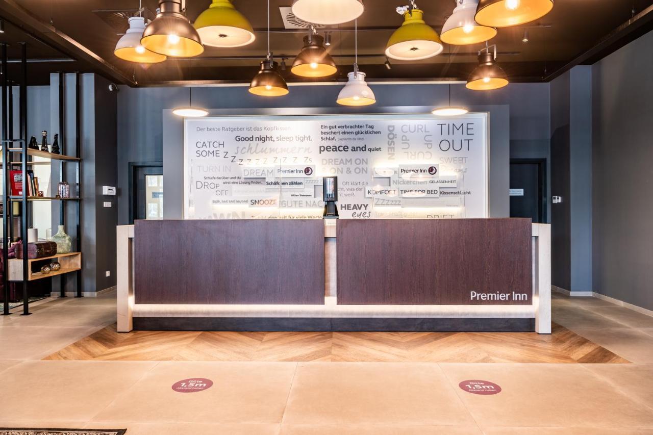 Premier Inn Wuppertal City Centre Buitenkant foto
