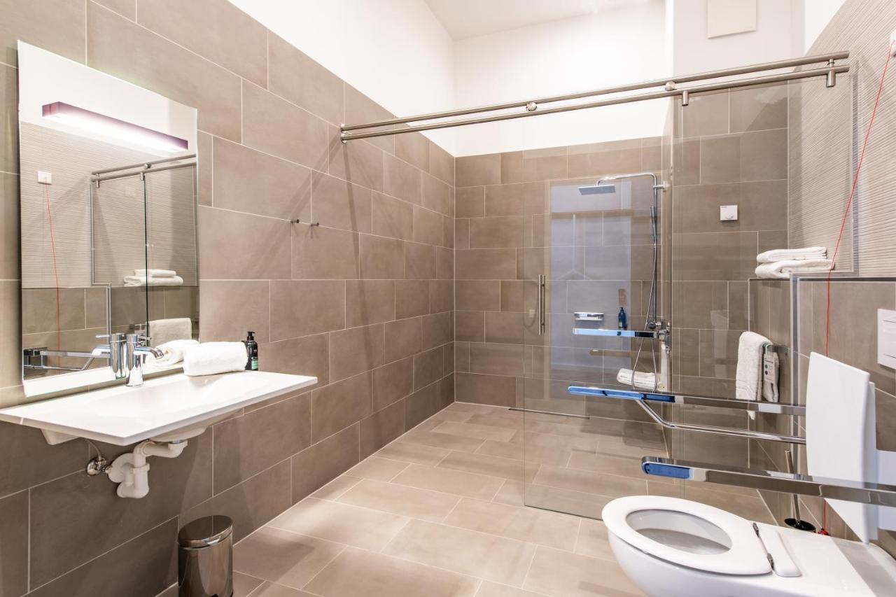 Premier Inn Wuppertal City Centre Buitenkant foto