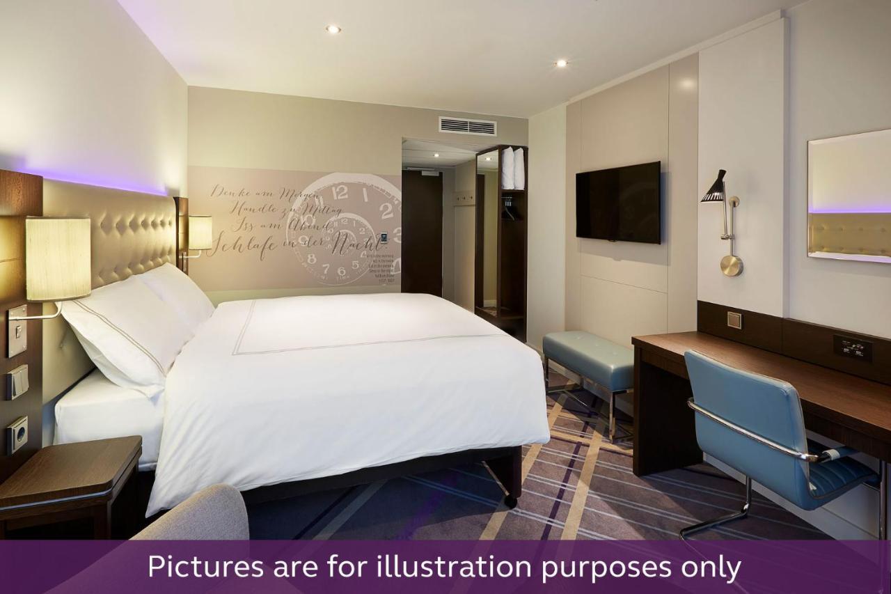 Premier Inn Wuppertal City Centre Buitenkant foto